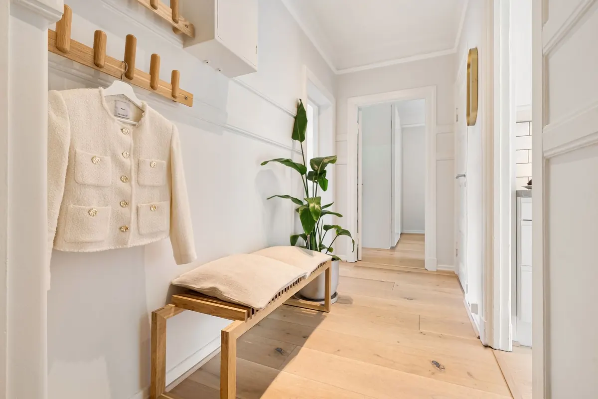 How to Declutter a Victorian Terrace Hallway in a Weekend